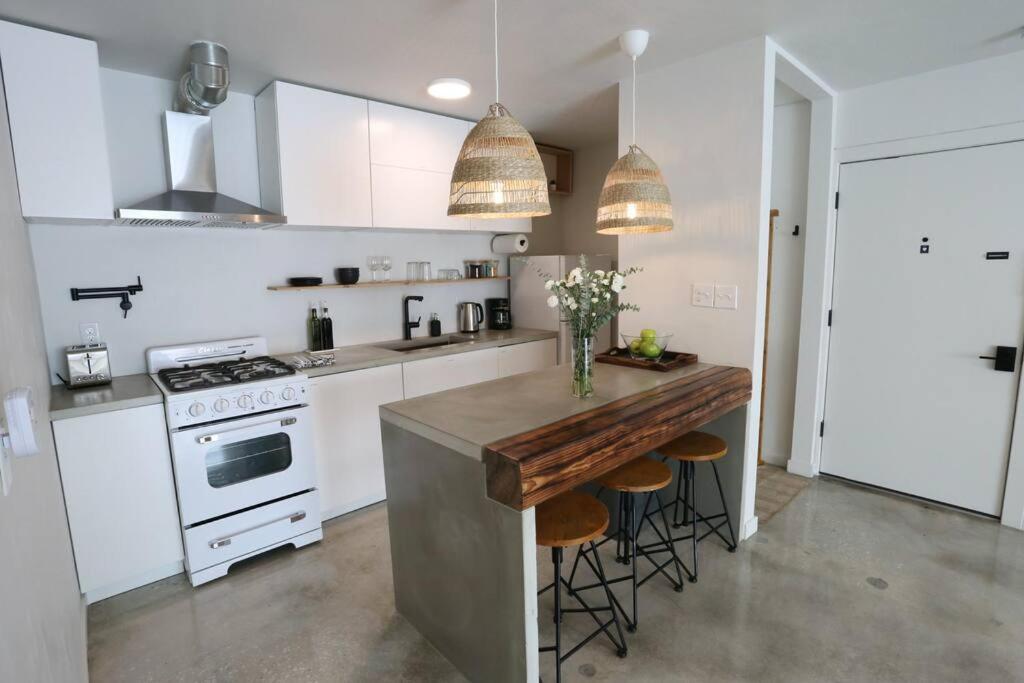 Concrete Suite 5 Min Walk To Shands Uf غينزفيل، فلوريدا المظهر الخارجي الصورة