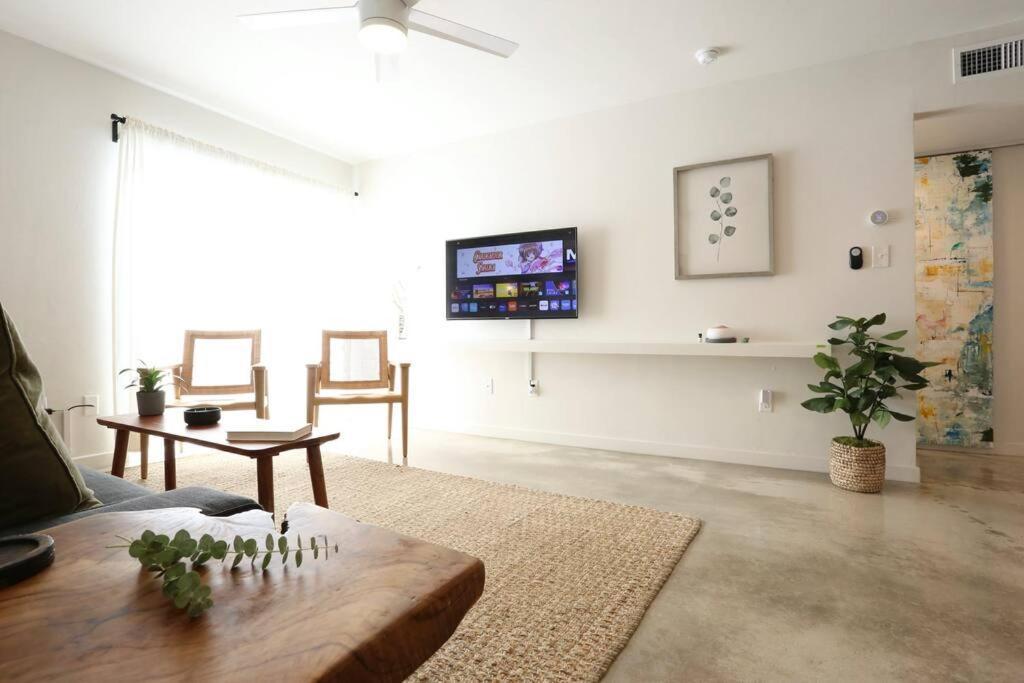 Concrete Suite 5 Min Walk To Shands Uf غينزفيل، فلوريدا المظهر الخارجي الصورة